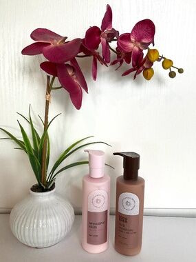 BATH & BODY WORKS BODY LOTION SET OF TWO~FULL SIZE~BRAND NEW!